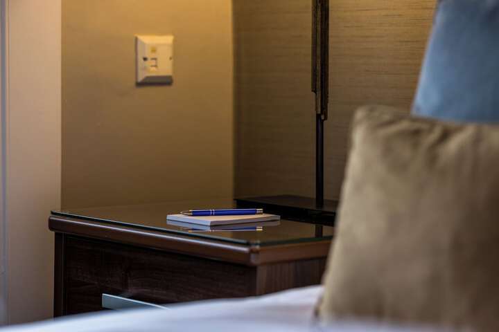 Room 34 of 62
