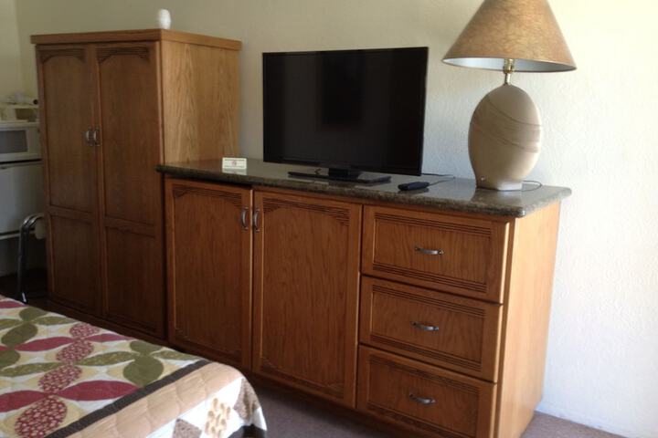 Room 4 of 47