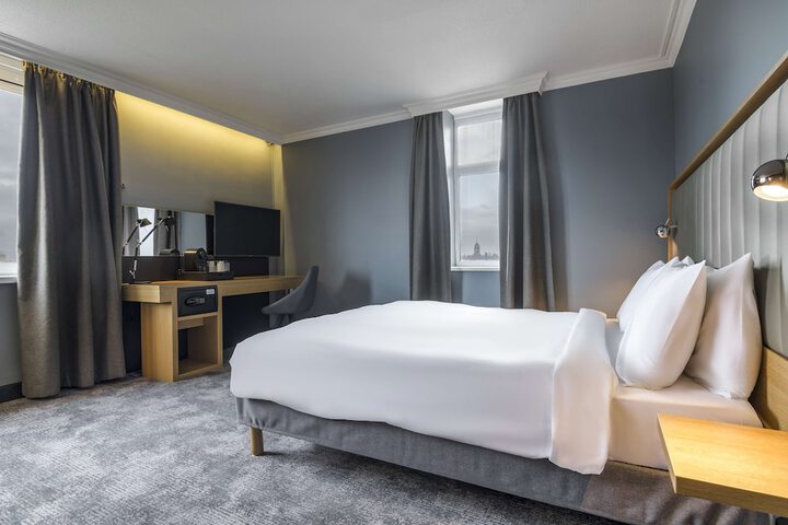 Room 35 of 137