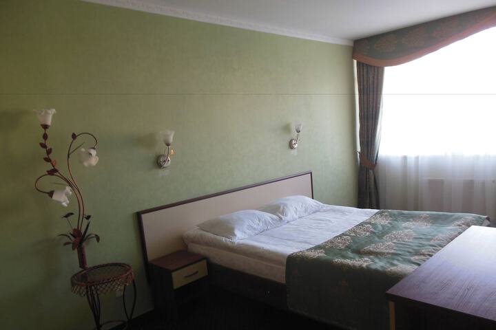 Room 9 of 25