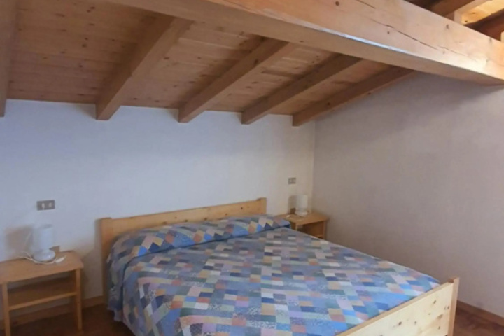 Room 2 of 15