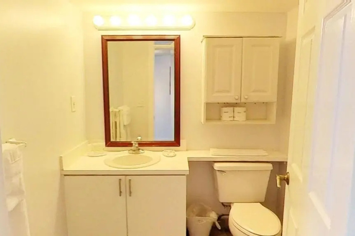 Room 9 of 23