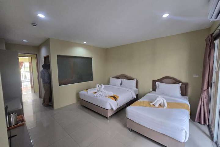 Room 28 of 41