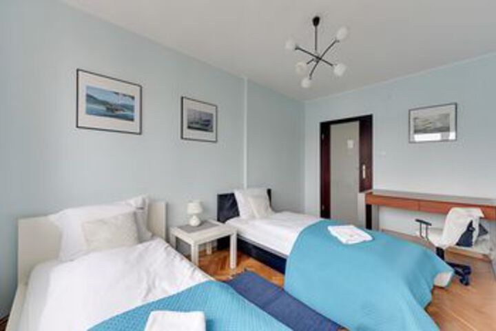 Room 33 of 65