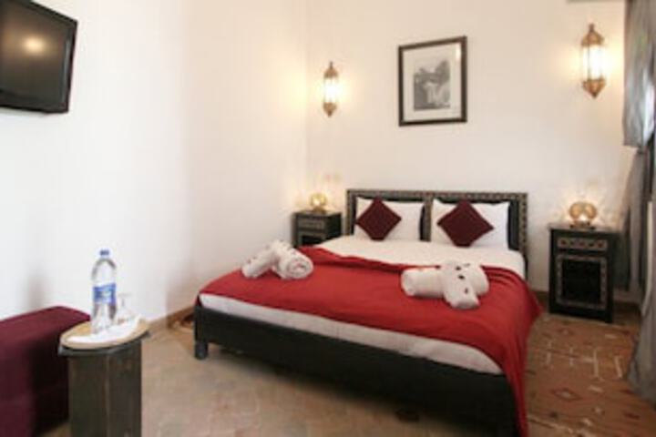 Room 16 of 435
