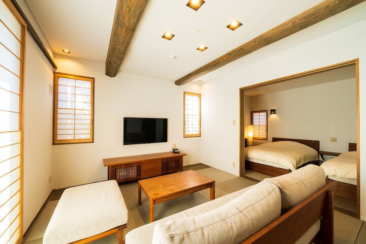 Room 16 of 115