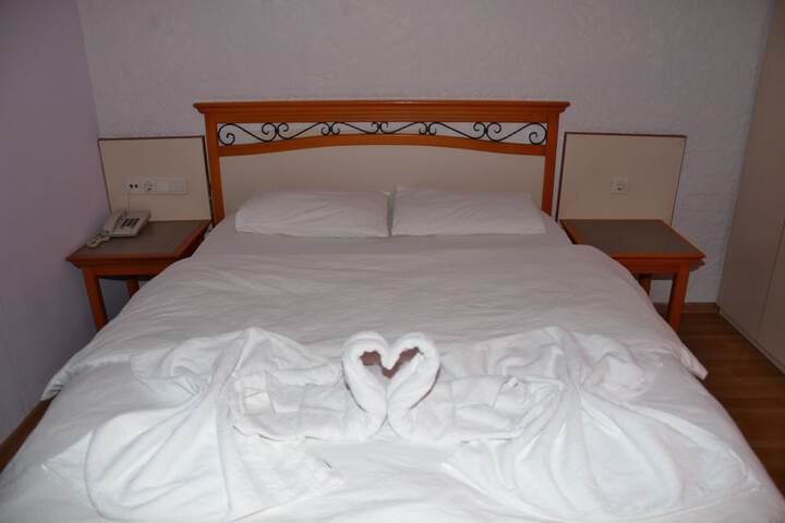 Room 11 of 28