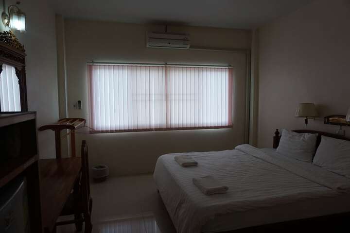 Room 17 of 32