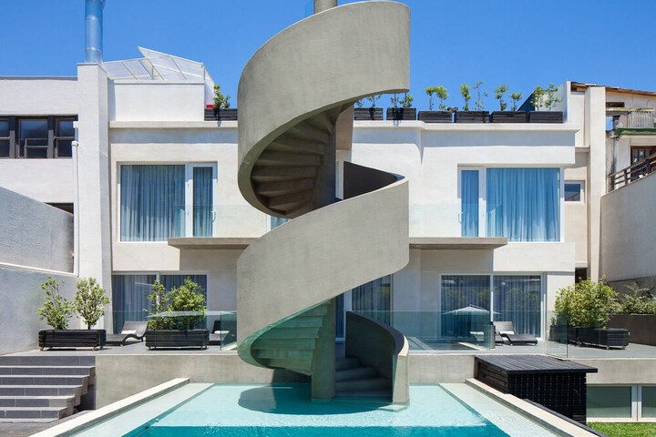 Pools & Facilities