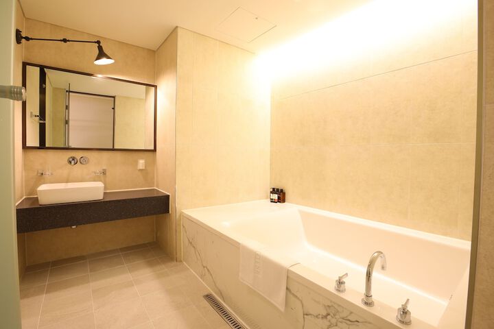 Room 44 of 84