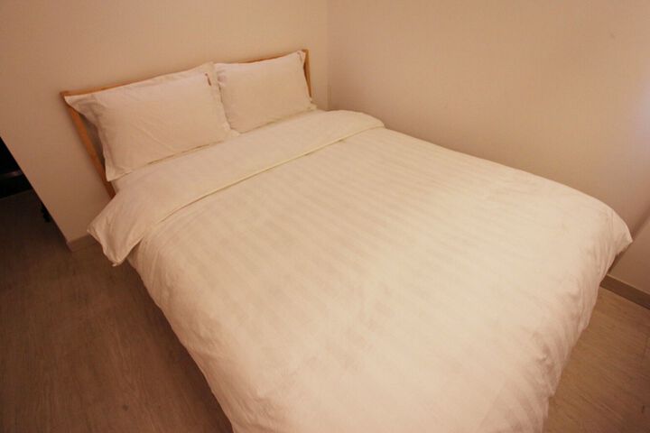 Room 80 of 198