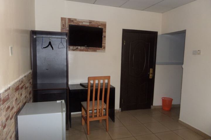Room 8 of 16