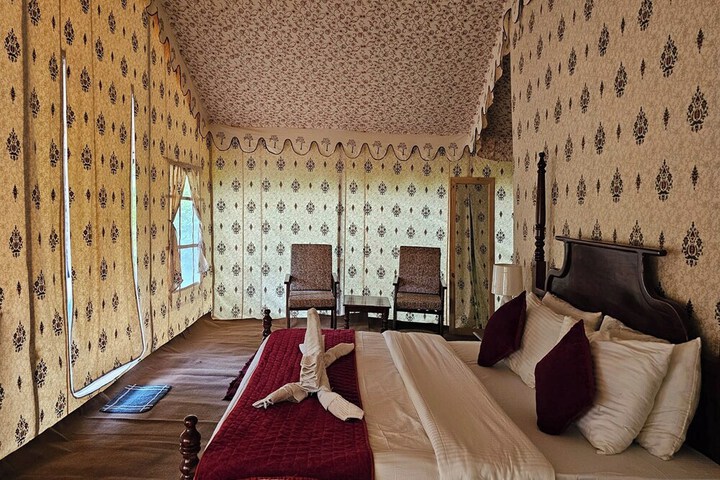 Room 6 of 11