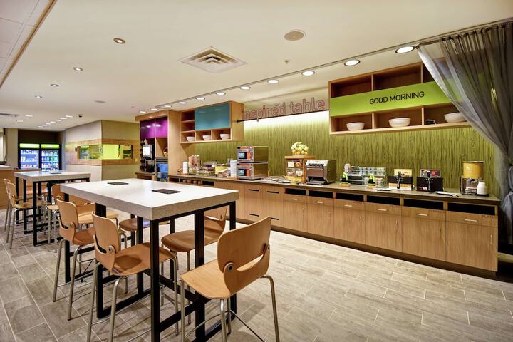 Breakfast area