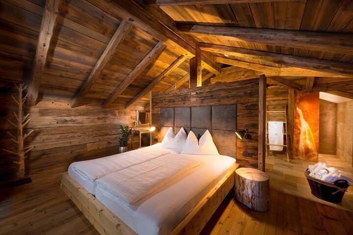 Room 3 of 25
