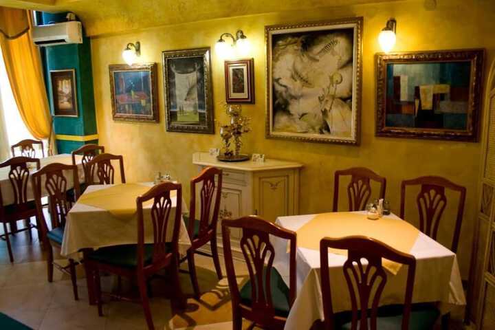 Dining 43 of 58
