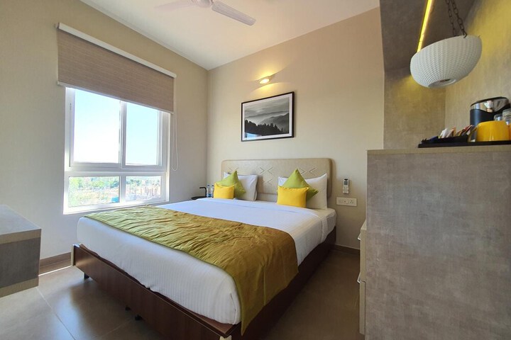 Room 8 of 25