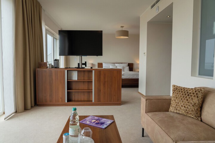 Room 35 of 128