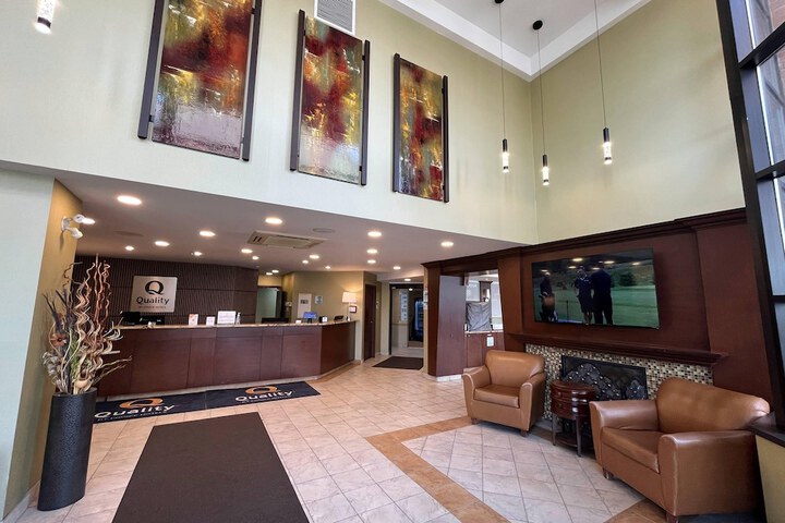 Entrance & Lobby