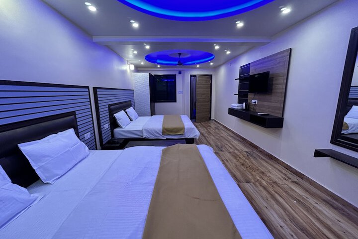 Room 9 of 21