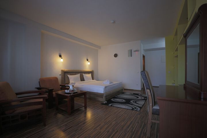 Room 19 of 84