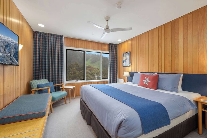 Room 12 of 80