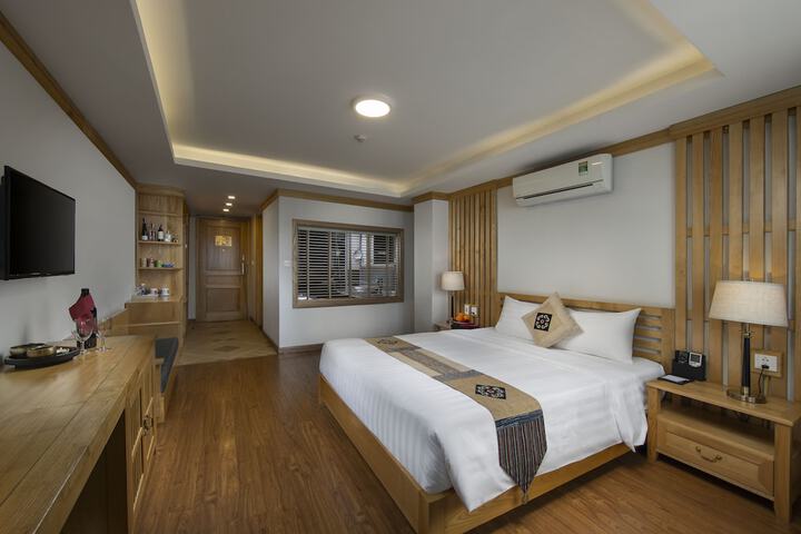 Room 18 of 122
