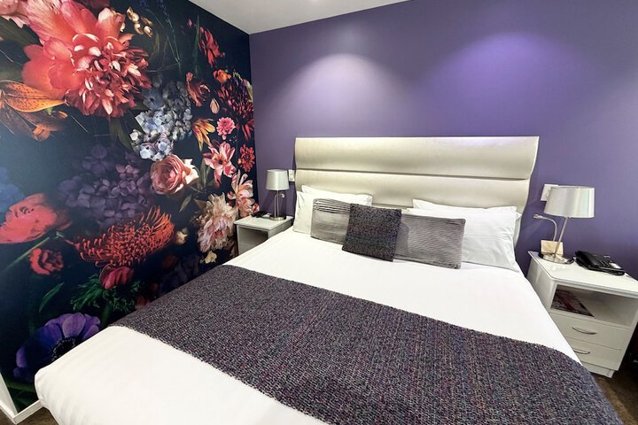 Room 49 of 118
