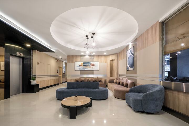 Entrance & Lobby