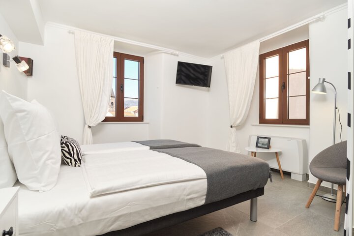 Room 15 of 57