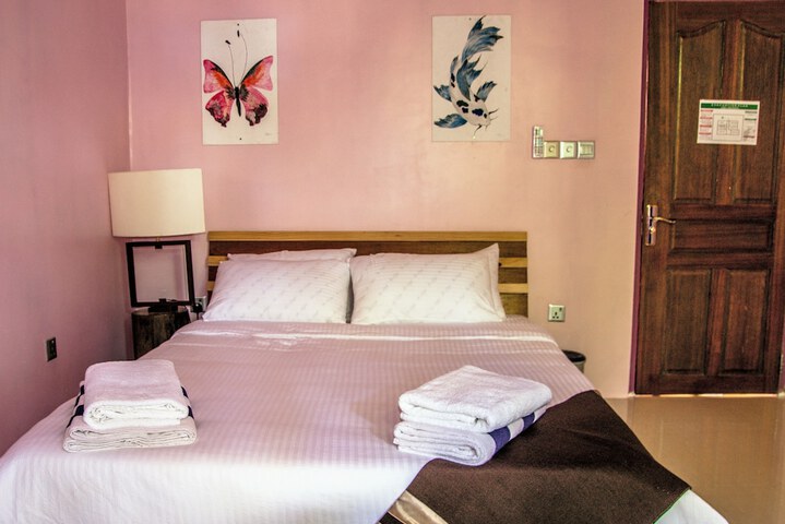 Room 9 of 19