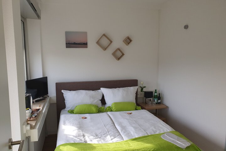Room 5 of 30