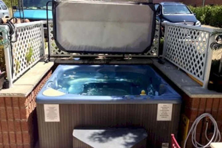 Pool 9 of 17