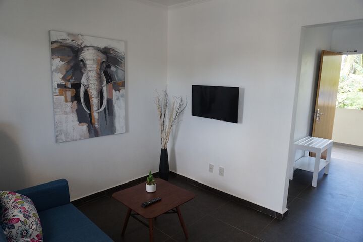 Room 9 of 32