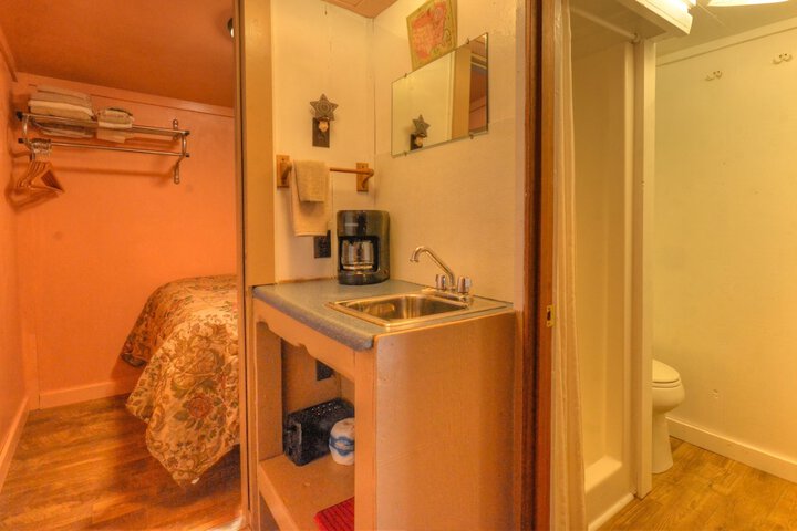 Room 180 of 204