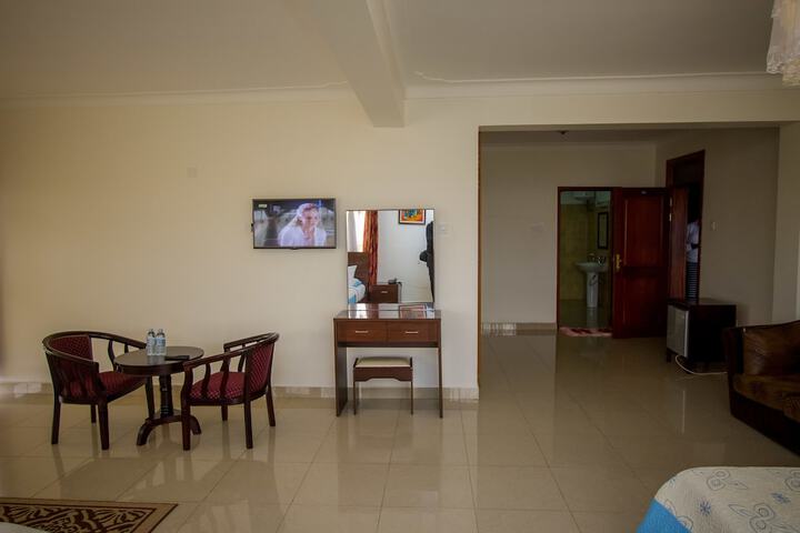 Room 6 of 39
