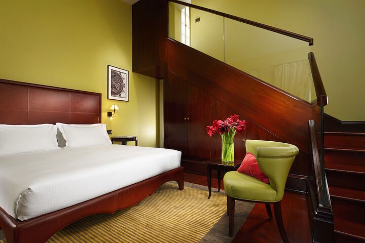 Room 7 of 70