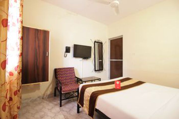 Room 6 of 19