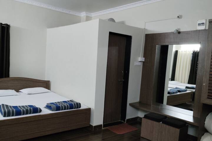 Room 5 of 23