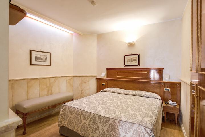 Room 5 of 26