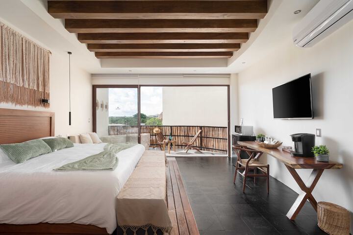 Room 10 of 67