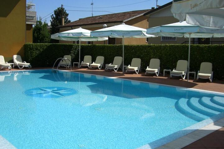 Pool 24 of 67