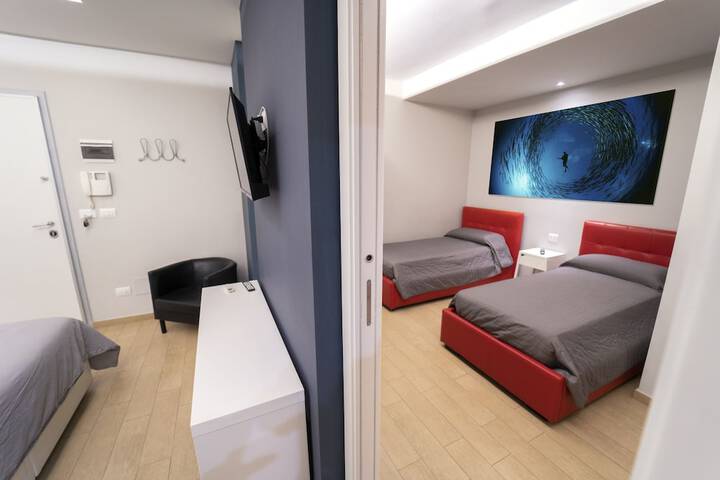 Room 4 of 16