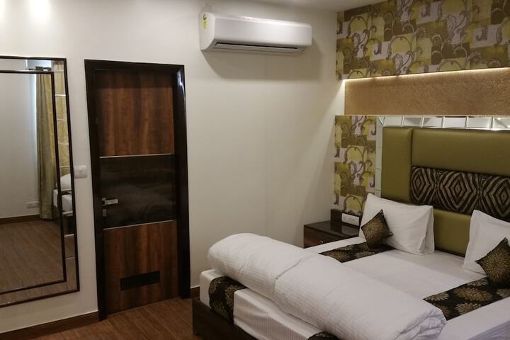 Room 11 of 67