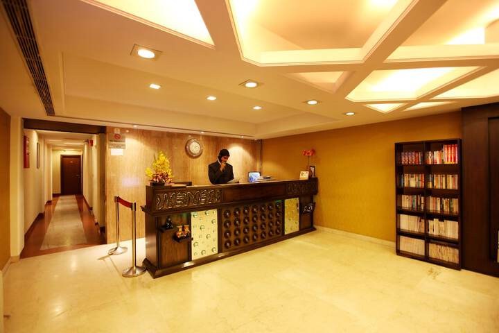 Concierge desk