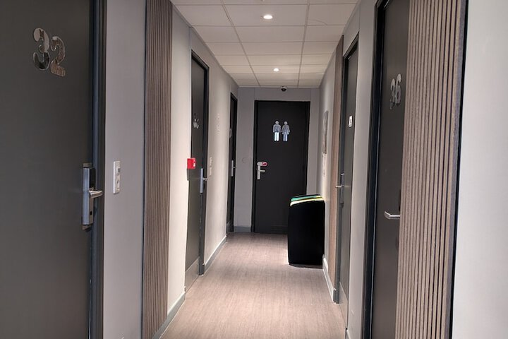 Ballroom/Hall 56 of 58