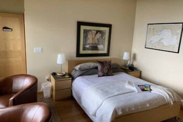 Room 25 of 34
