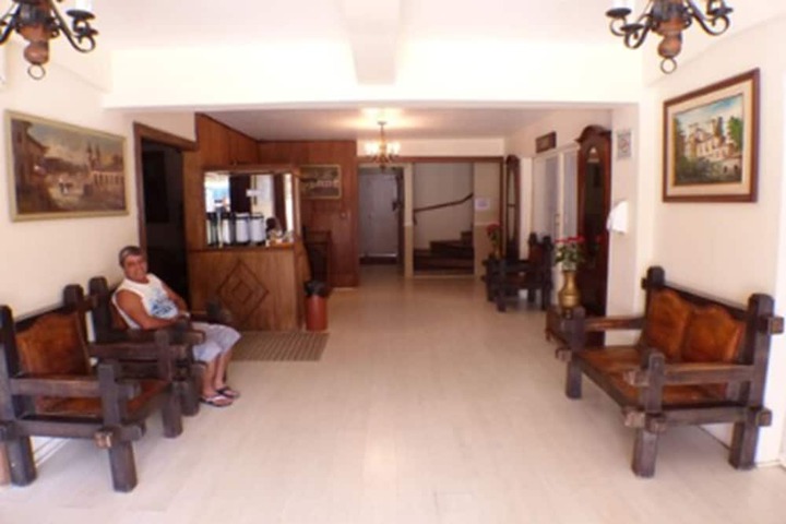 Entrance & Lobby