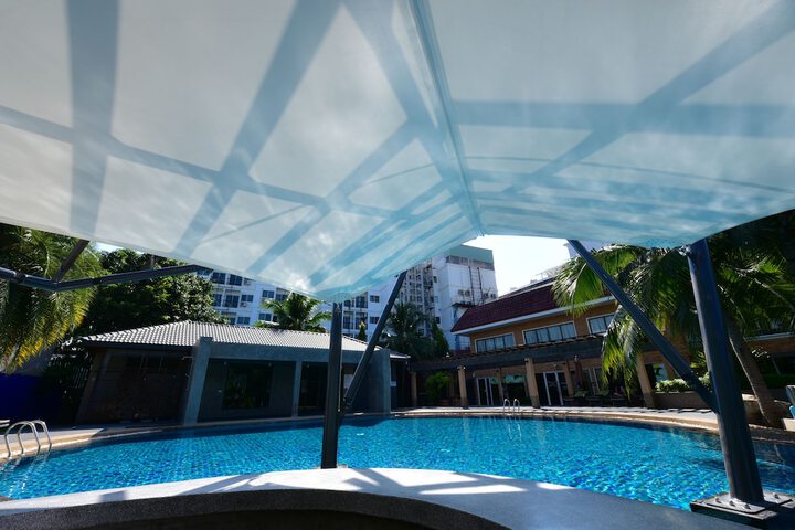 Pool 60 of 91