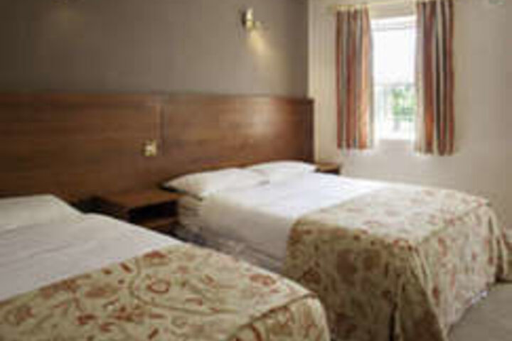 Room 12 of 27